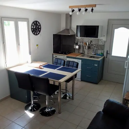 Le Chevrefeuille Apartment *