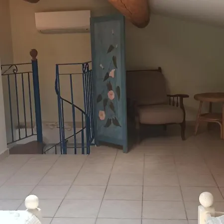 Le Chevrefeuille Apartment Sahune